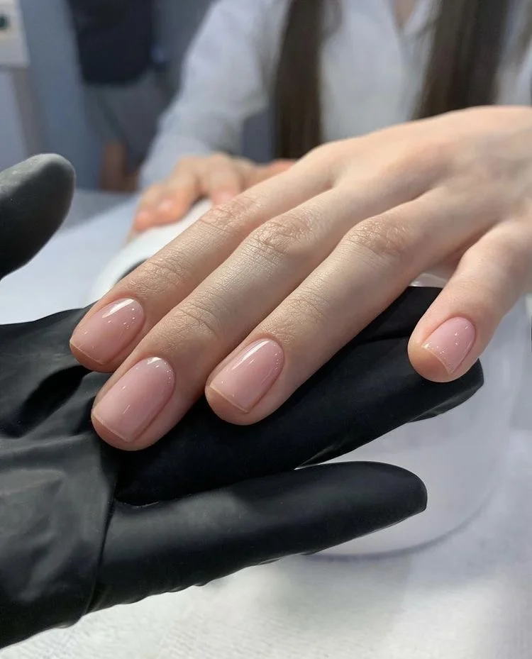 Naturalny manicure w Sanrel